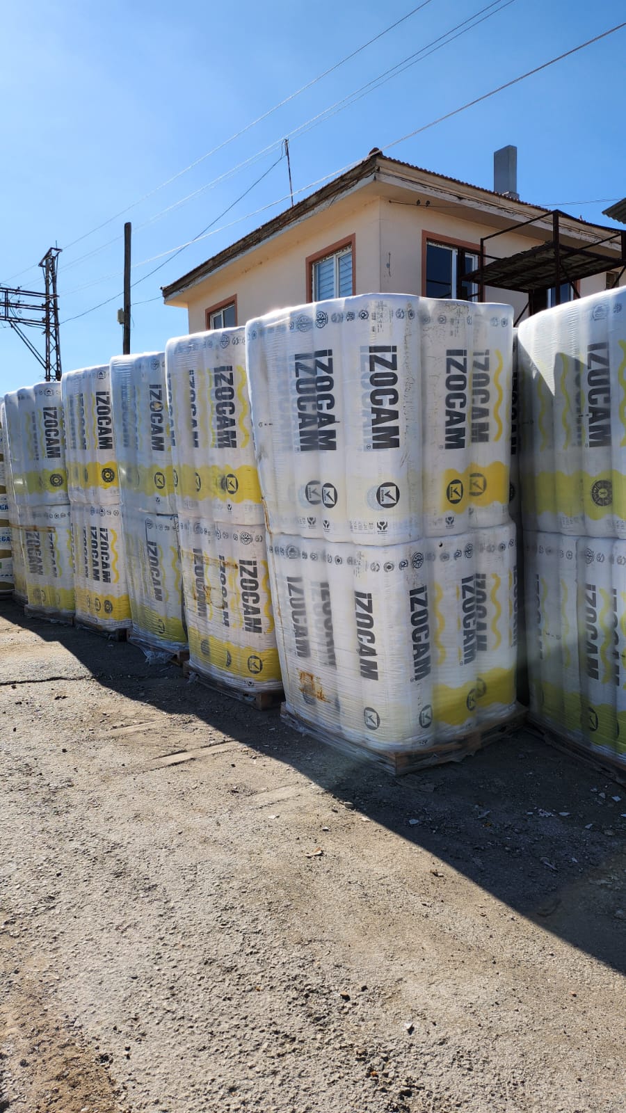 Öz Doğuş Yapı Market, Malatya’da inşaat yapı malzemeleri alanında toptan ve perakende satış hizmeti sunan, iki şubesiyle bölgenin güvenilir yapı marketlerinden biridir. İzocam ısı yalıtım ürünleri, alçıpan ve alçıpan aksesuarları, sandwich panel, trapez sac, profil boru, betopan, OSB, XPS ve EPS yalıtım levhaları, mineral yün, tel örgü, köşebent, Grandex ürünleri ve prefabrik ev malzemeleri geniş ürün yelpazemizle Malatya ve çevresine kaliteli çözümler sunmaktayız. Profesyonel hizmet anlayışı, uygun fiyat politikası ve güçlü stok kapasitesiyle Öz Doğuş Yapı Market, konut, sanayi ve prefabrik yapı projeleri için güvenilir yapı malzemeleri tedarikçisidir.