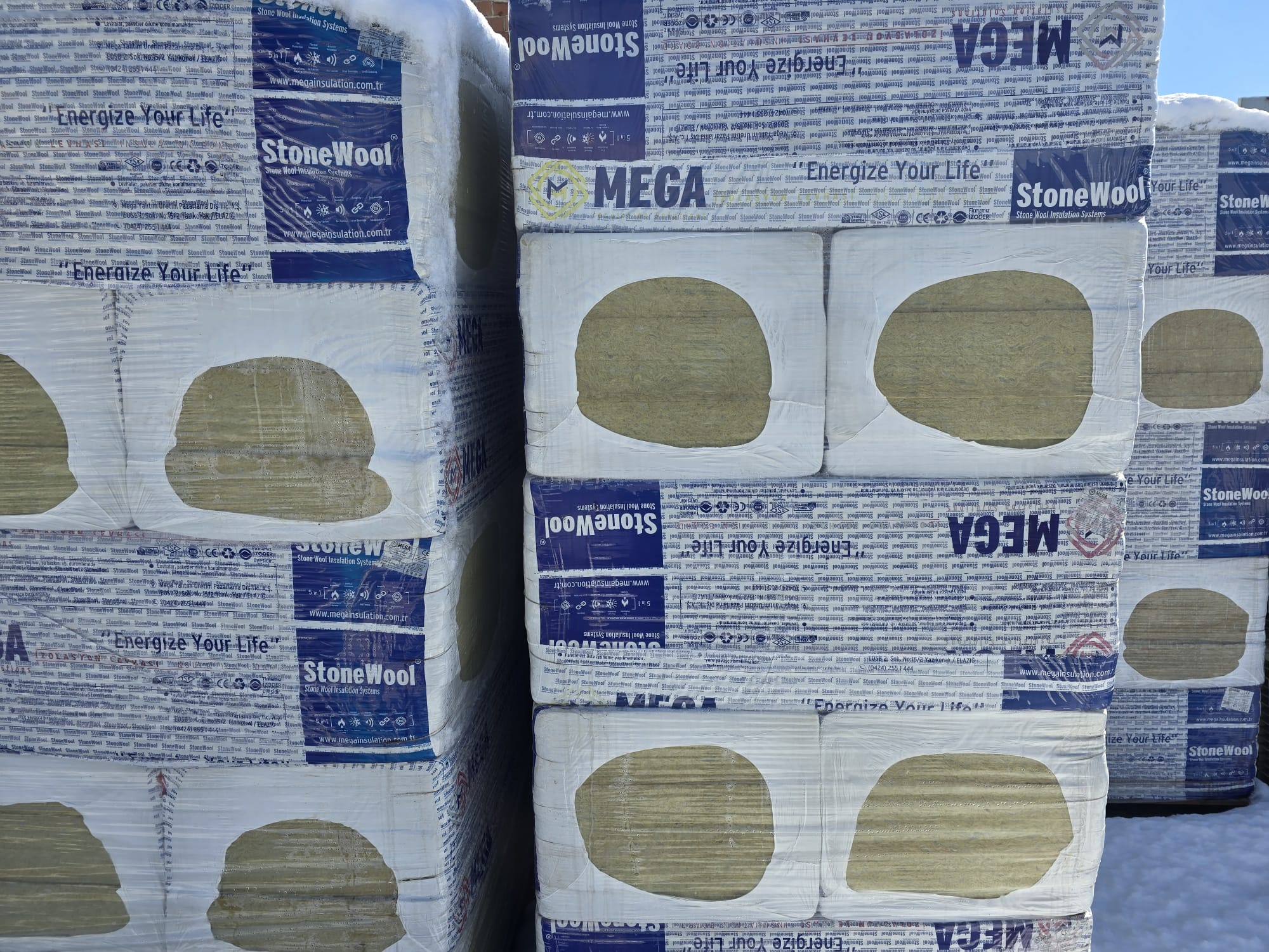 Öz Doğuş Yapı Market, Malatya’da inşaat yapı malzemeleri alanında toptan ve perakende satış hizmeti sunan, iki şubesiyle bölgenin güvenilir yapı marketlerinden biridir. İzocam ısı yalıtım ürünleri, alçıpan ve alçıpan aksesuarları, sandwich panel, trapez sac, profil boru, betopan, OSB, XPS ve EPS yalıtım levhaları, mineral yün, tel örgü, köşebent, Grandex ürünleri ve prefabrik ev malzemeleri geniş ürün yelpazemizle Malatya ve çevresine kaliteli çözümler sunmaktayız. Profesyonel hizmet anlayışı, uygun fiyat politikası ve güçlü stok kapasitesiyle Öz Doğuş Yapı Market, konut, sanayi ve prefabrik yapı projeleri için güvenilir yapı malzemeleri tedarikçisidir.